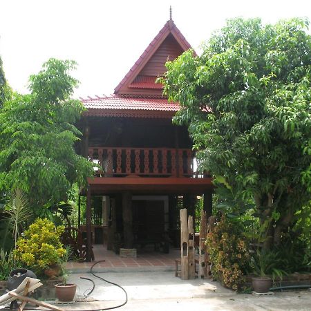 Teak House Chiang Mai Hotel ภายนอก รูปภาพ