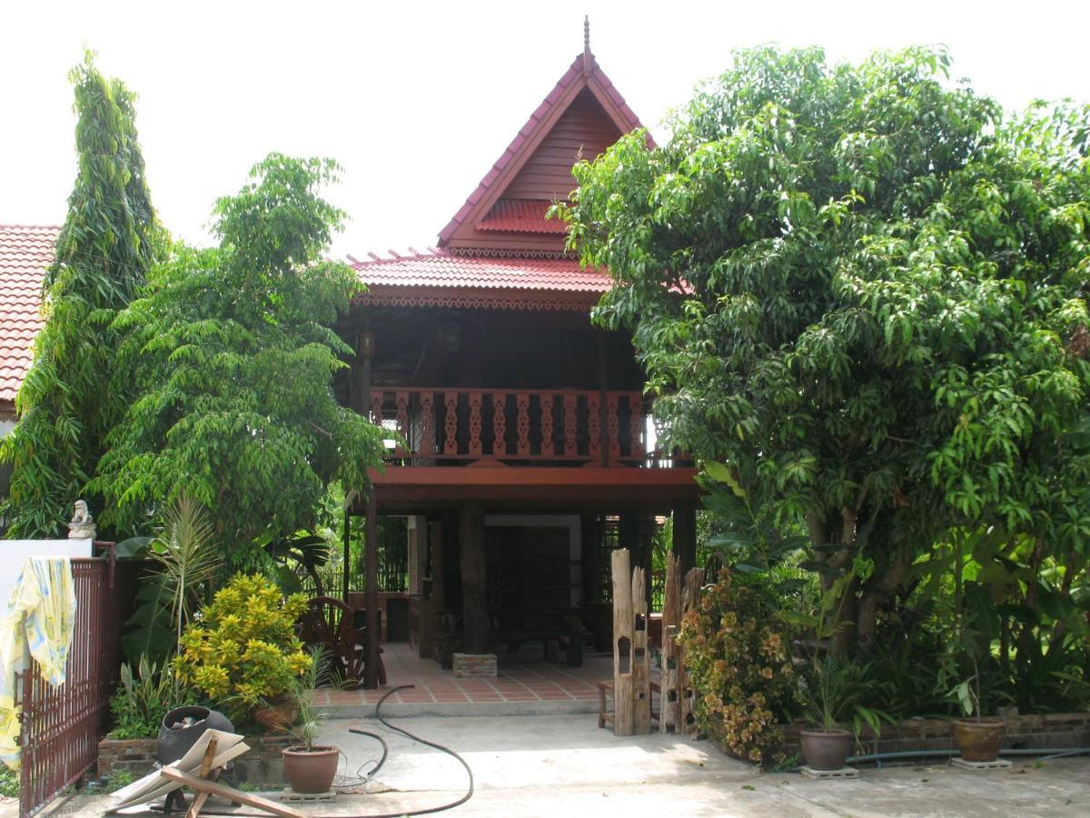 Teak House Chiang Mai Hotel ภายนอก รูปภาพ
