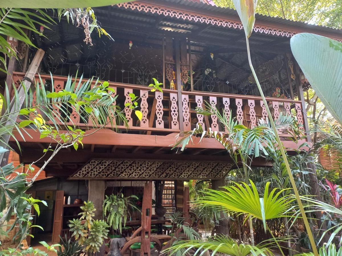 Teak House Chiang Mai Hotel ภายนอก รูปภาพ